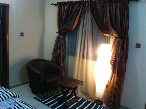 Number 95 Suites Lagos Oda fotoğraf